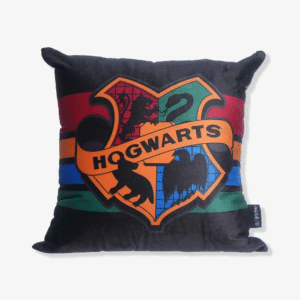 ALMOFADA FIBRA VELUDO 40X40CM HOGWARTS LISTRAS
