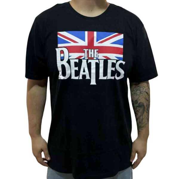 CAMISETA THE BEATLES BANDEIRA PRETO
