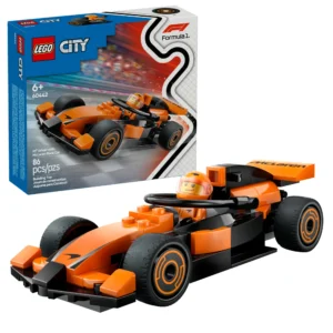 PILOTO DE F1 COM CARRO DE CORRIDA MCLAREN